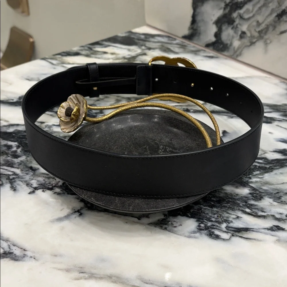 GUCCI GG Marmont Wide Belt. Black Leather. Polished Large Gold Buckle. SZ 70. - Picture 5 of 7